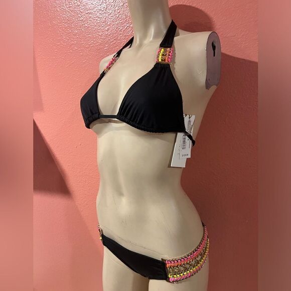 BEACH BUNNY BELIZE BEAUTY SWIMWEAR SET.. - Picture 6 of 12